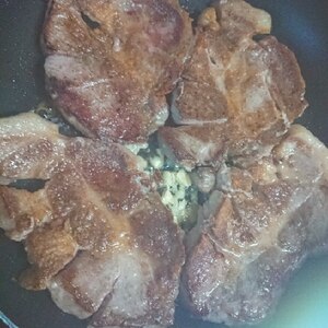 オーブンでとんかつ用豚肉の塩胡椒ソテー